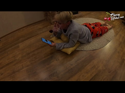 ❤️ Жинди Блондинка Соручу Чоң Дик Соруп жана Секирүү - Аналдык секс ️❌ Сонун порно ky.hdporn24.ru ❌❤