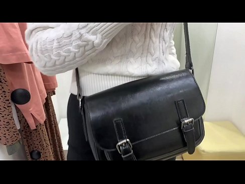 ❤️ Фитинг бөлмөсүндө жаш канчык FeralBerryди дилдо менен коомдук мастурбациялоо ️❌ Сонун порно ky.hdporn24.ru ❌❤